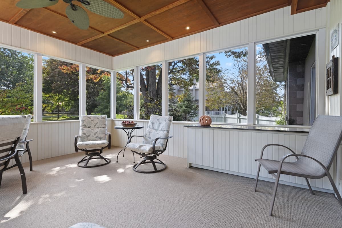 3-Season vs. 4-Season Sunroom: Which Is Right for You?