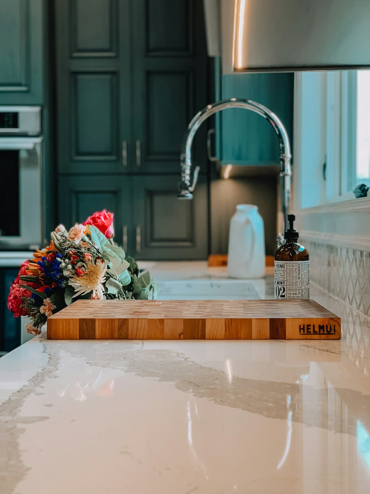 Countertop Heat Resistance 2025: Granite vs. Quartz vs. Soapstone
