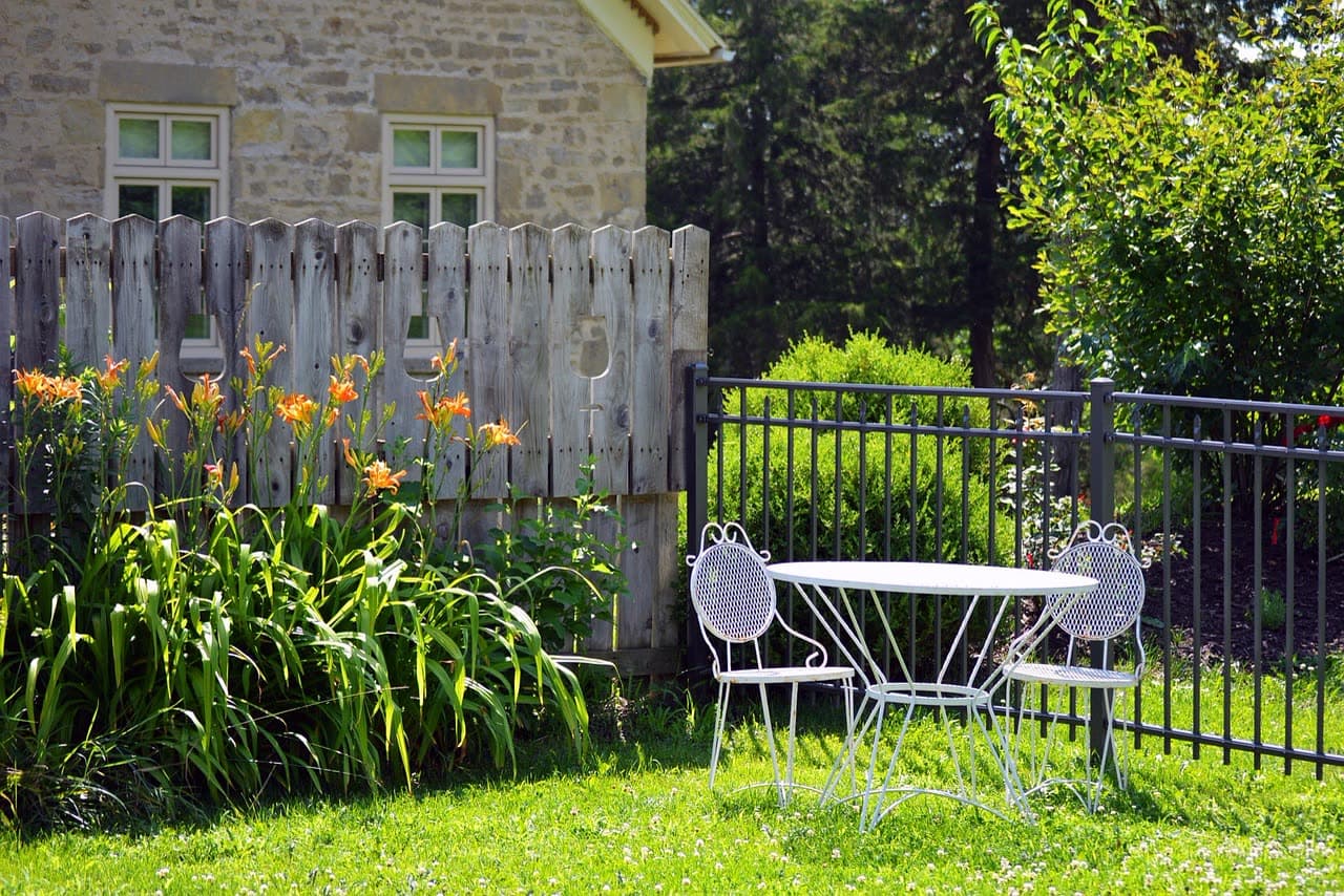 Deck vs. Patio: Which Adds More Value to a Midwest Home?