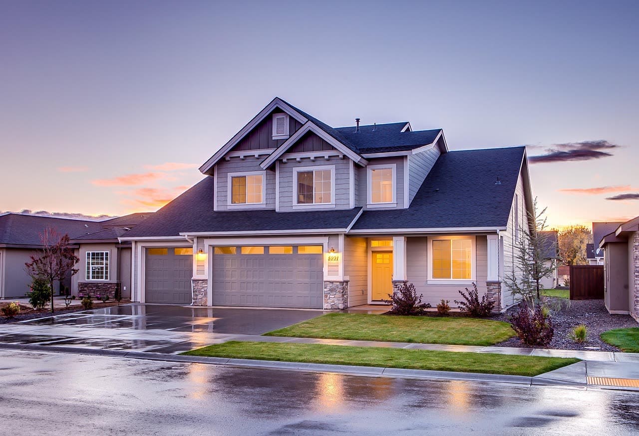 Steel vs. Wood vs. Aluminum Garage Doors: Which Material Is Right for You?