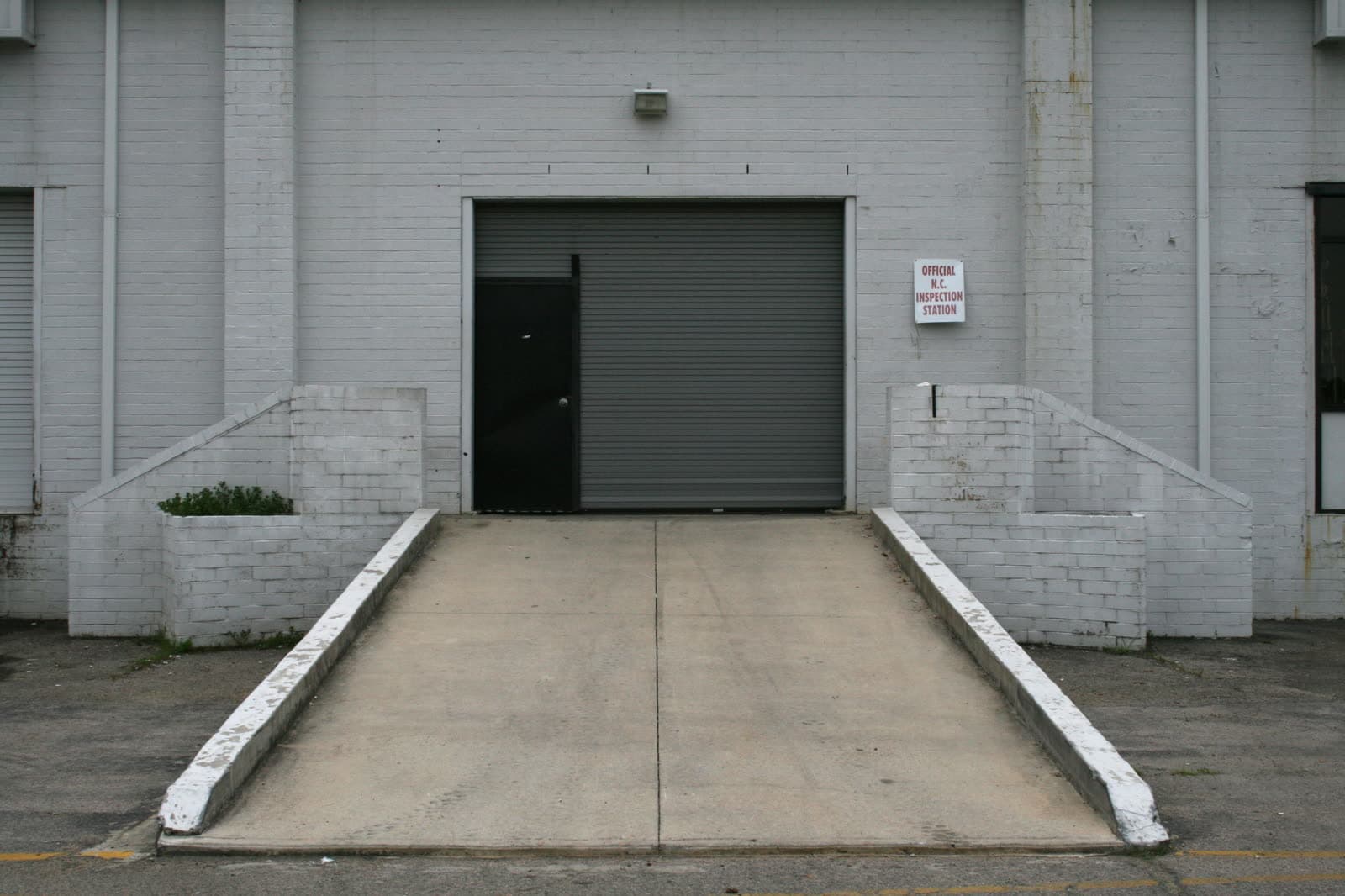 Garage Door Repair or Replace? 2026 Decision Guide