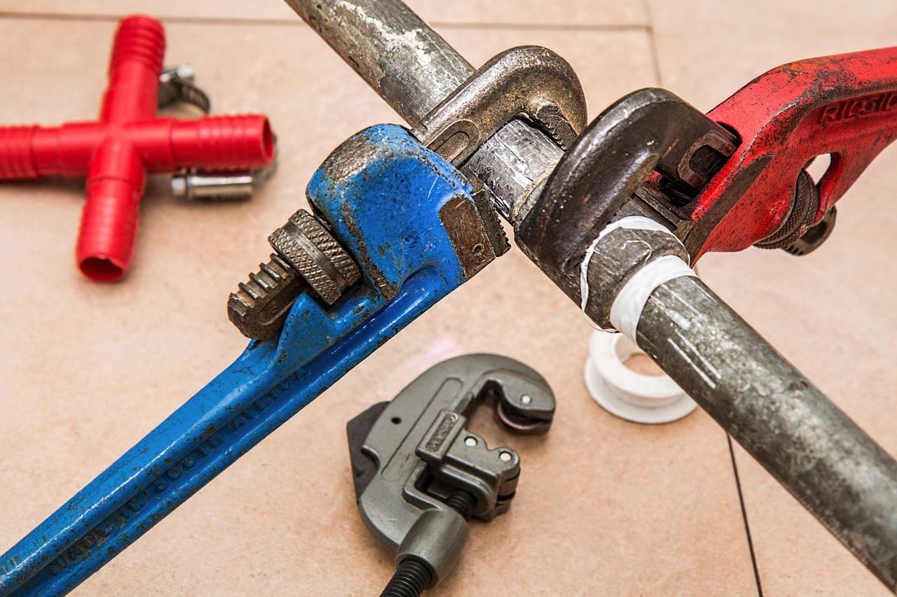 How to Find a Good Contractor in Omaha: Nebraska Licensing, Fraud Cases, and Verified Pros