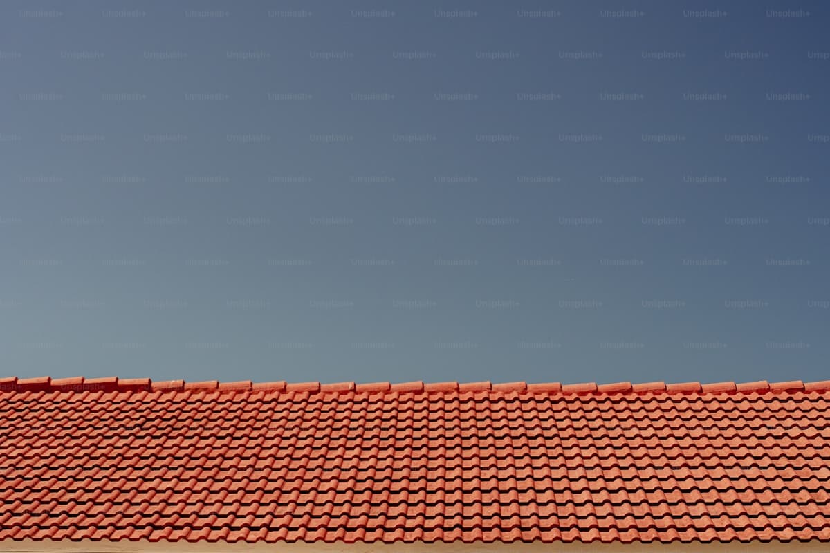 Metal Roof vs. Asphalt Shingles: The 2025 Midwest Comparison