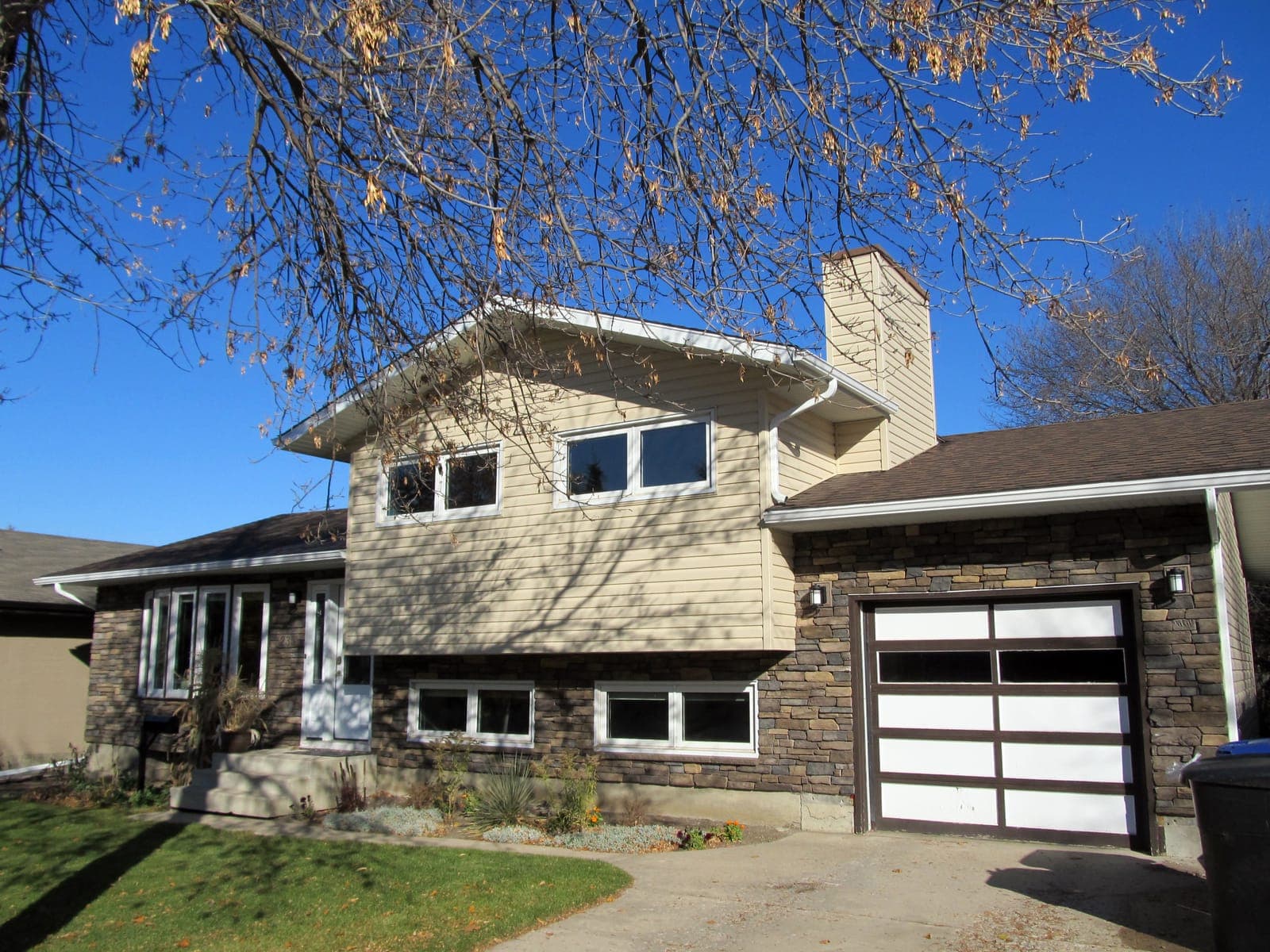 Siding Cost in Ohio 2026: Vinyl vs. Fiber Cement Prices