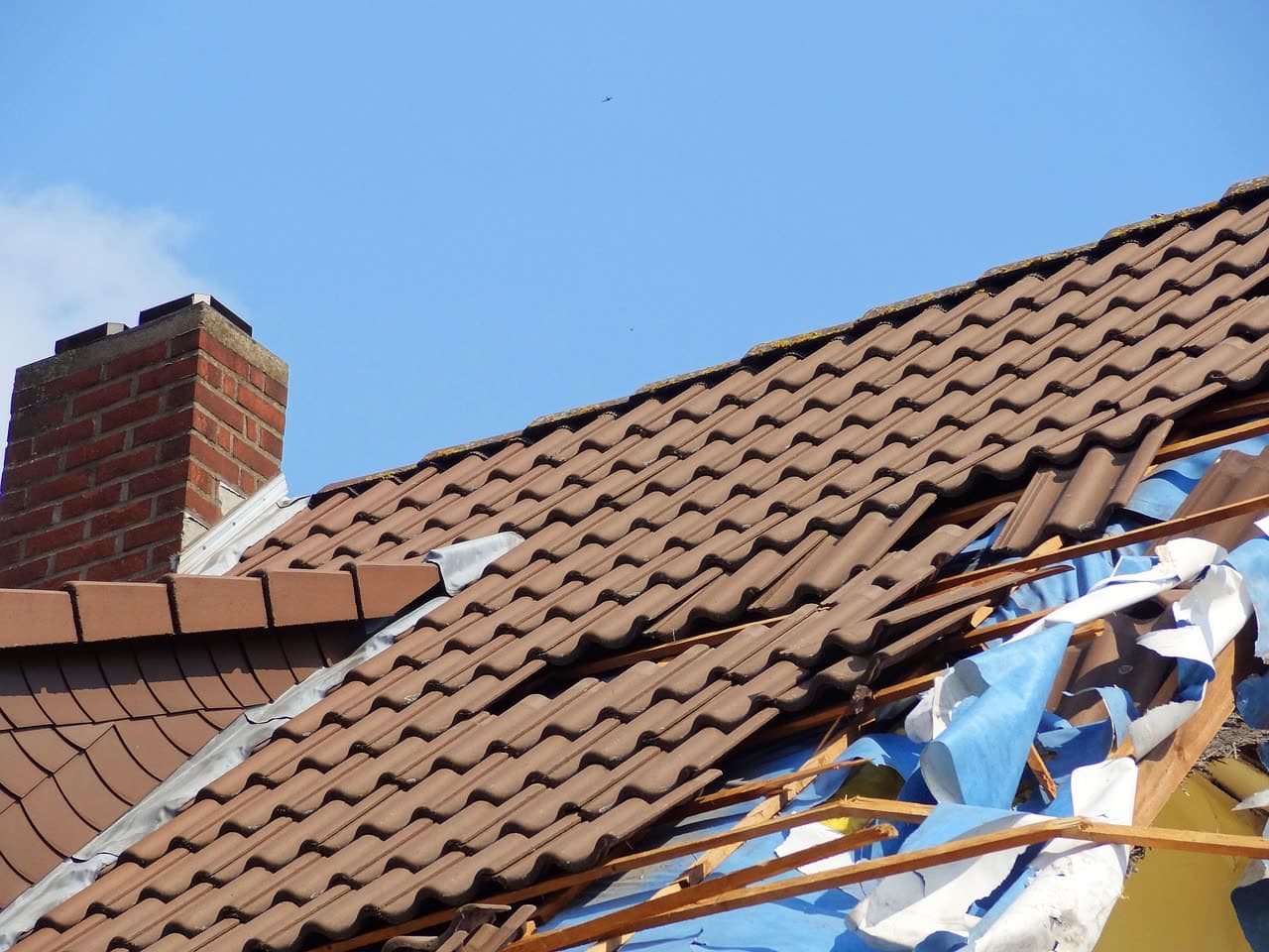 Storm Chaser Contractors: How to Spot Them in the Midwest